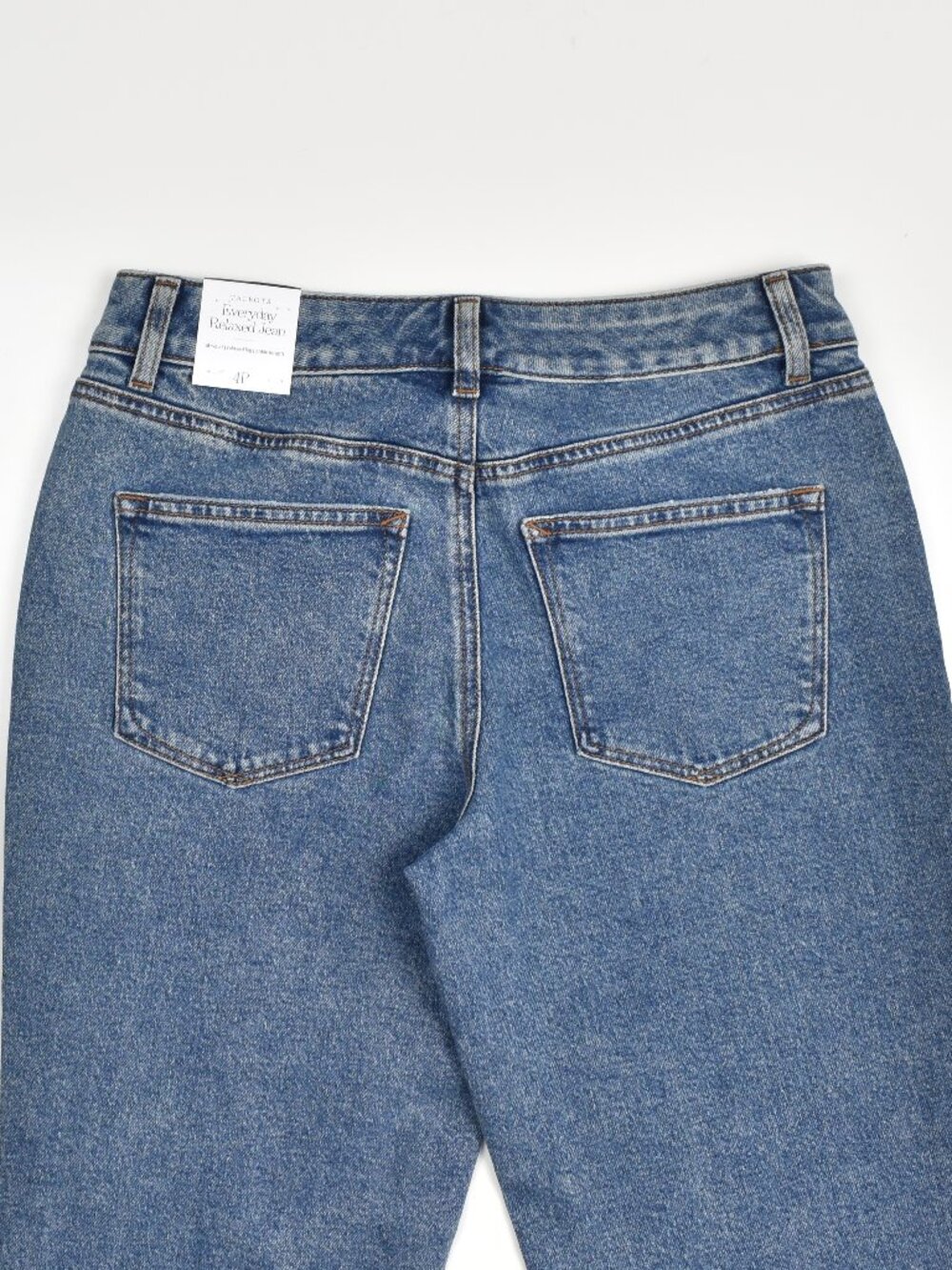 Talbots Everyday Relaxed Jeans Petite NEW - 4P - Picture 3 of 7